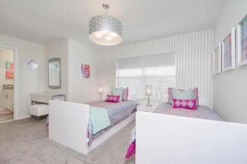 Luxury 5 Bedrooms Villa At Storey Lake