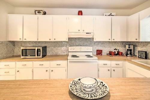 Apartamento Beach Retreat - Walk To Restaurants And Bars!