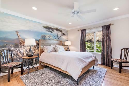 Sunny Waterfront Home By West Palm With Hot Tub