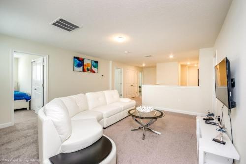 Bright & Sunny Champions Gate 8 Bedroom Villa Villa