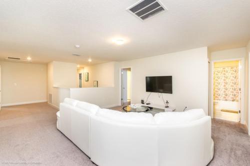 Bright & Sunny Champions Gate 8 Bedroom Villa Villa