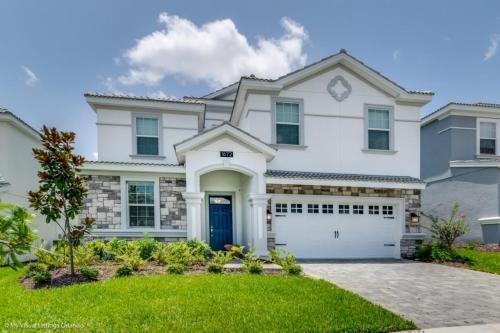Bright & Sunny Champions Gate 8 Bedroom Villa Villa