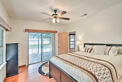 Lakefront Home With Private Pool, 13 Mi To Tampa