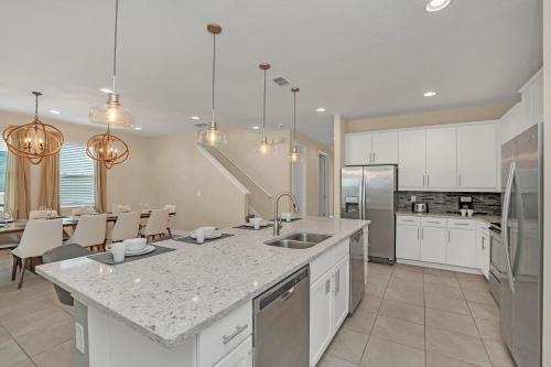 7700 Fairfax Drive