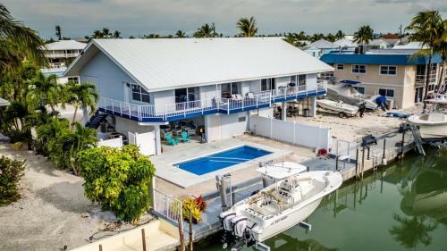 Angler's Dream 2bed/2bath Half Duplex With Private Pool & Dockage