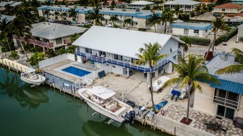 Angler's Dream 2bed/2bath Half Duplex With Private Pool & Dockage
