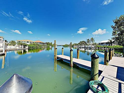 Modern Coco Plum Estate With Pool, Hot Tub & Dock! Home
