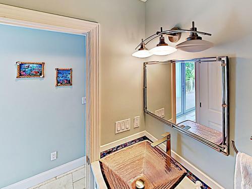 Modern Coco Plum Estate With Pool, Hot Tub & Dock! Home
