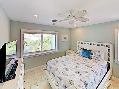 Modern Coco Plum Estate With Pool, Hot Tub & Dock! Home