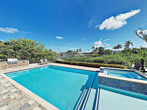 Modern Coco Plum Estate With Pool, Hot Tub & Dock! Home
