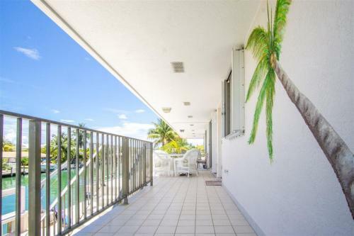 Serenity Found 3bed/2bath Duplex With Dockage & Cabana Club