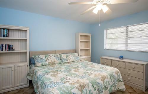 Serenity Found 3bed/2bath Duplex With Dockage & Cabana Club