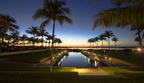 Waterfront Luxury Villa 43 With Sunset Views And Boat Slip