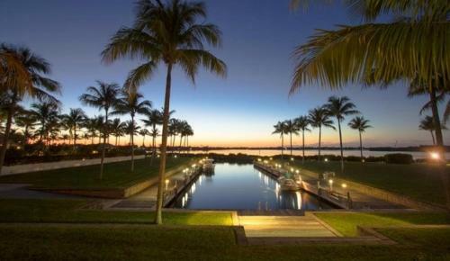 Waterfront Luxury Villa 43 With Sunset Views And Boat Slip