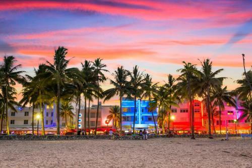 Apartamento 2 Bedroom 2 Bath With Patio On 11th Collins Ave