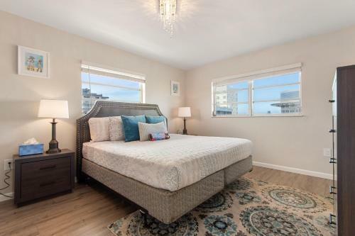 Apartamento 2 Bedroom 2 Bath With Patio On 11th Collins Ave