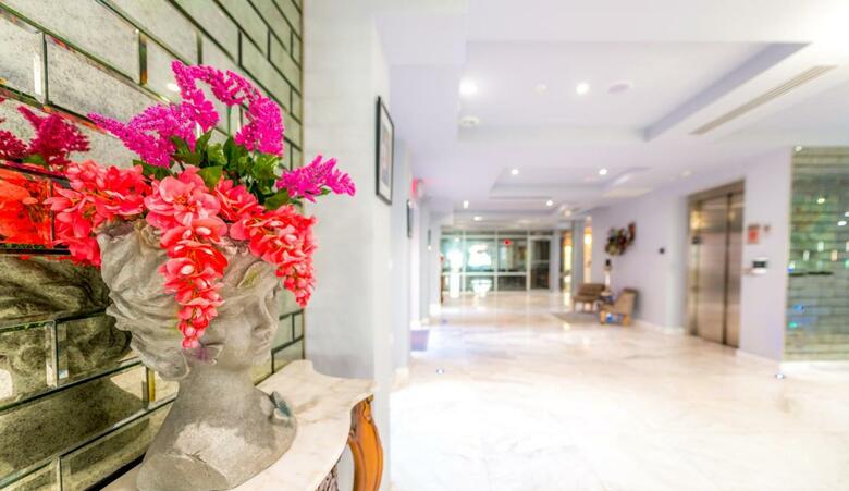 Hotel Secret Garden Miami Beach