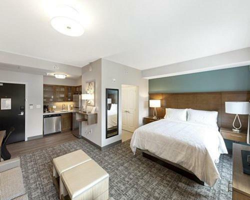 Apartamento Vacation Rental Suites In Pristine Naples Florida