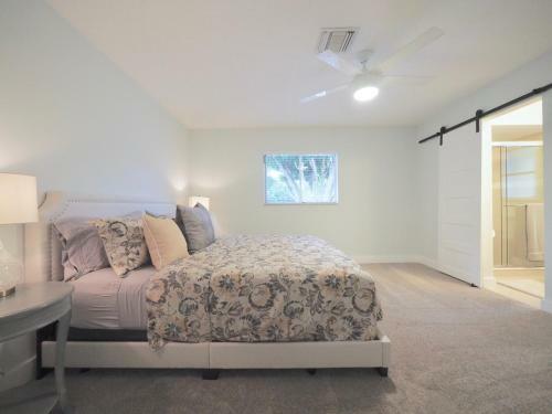 Naples Beach Bungalow