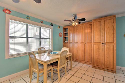 Snowbirds Navarre Oasis With Pool 1 Block To Beach