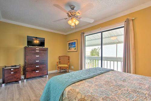 Snowbirds Navarre Oasis With Pool 1 Block To Beach