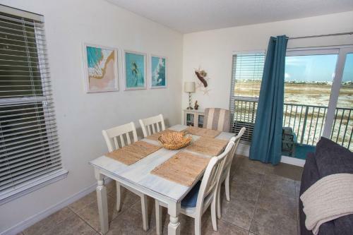 Gulf Island Condos Unit 321