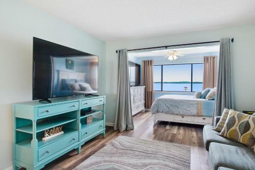 Sunset Harbour Palms 1