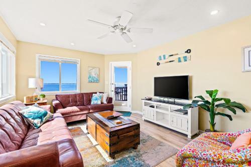 Sunset Harbour Palms 1