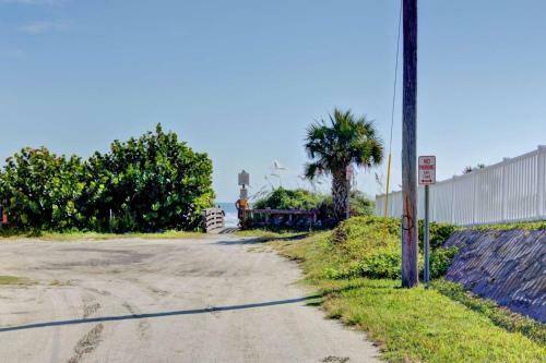 Hill Street Oceanview Home