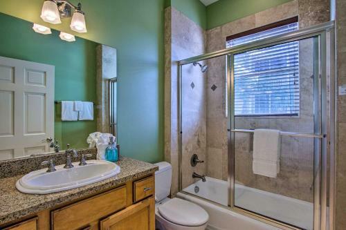 Quaint Family Retreat With Bbq, Steps To Beach!