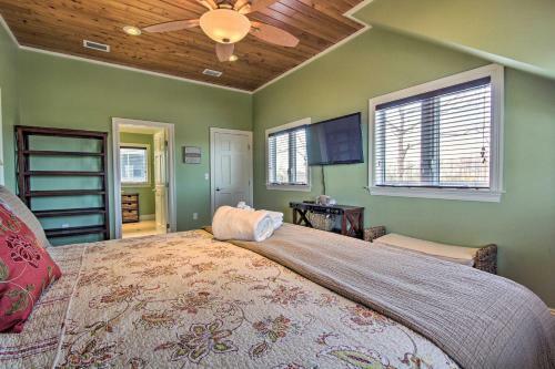 Quaint Family Retreat With Bbq, Steps To Beach!