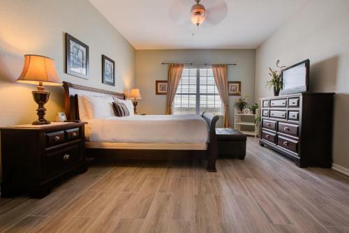 Lakeview Executive Penthouse
