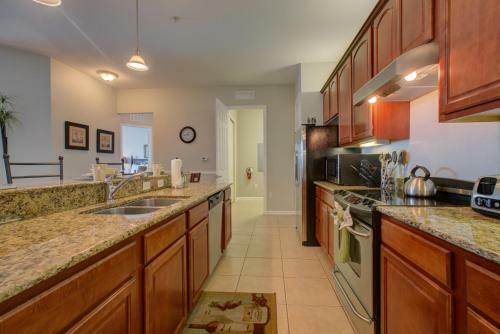 Lakeview Executive Penthouse