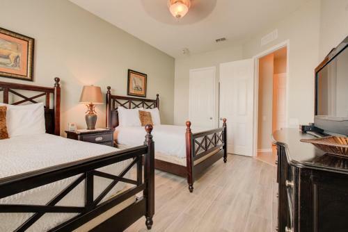 Lakeview Executive Penthouse