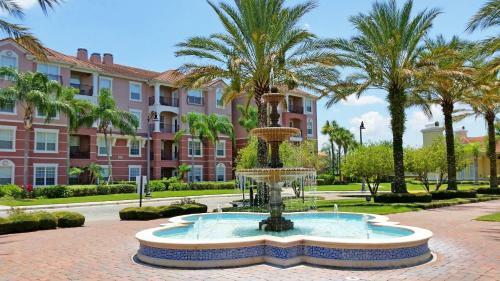 Lakefront Oasis