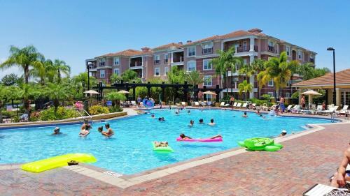 Lakefront Oasis