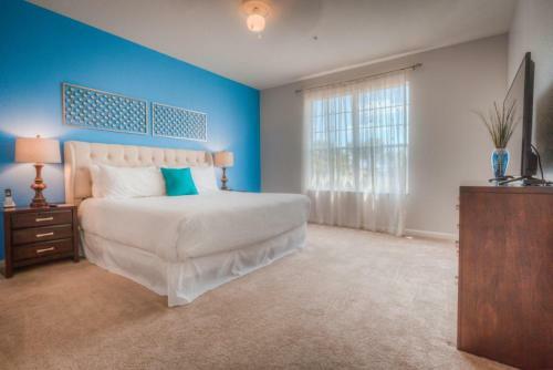 Tropicana Lakeview