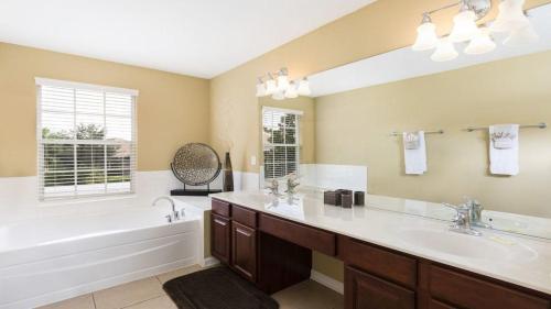 6br Windsor Hills Villa