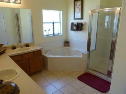 Contemporary 6 Bedroom 4 Bath Villa In Glenbrook Resort
