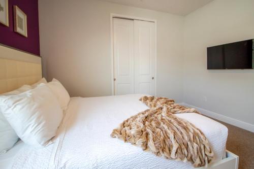 Encore Resort 8 Bedroom Vacation Home With Pool (2104)
