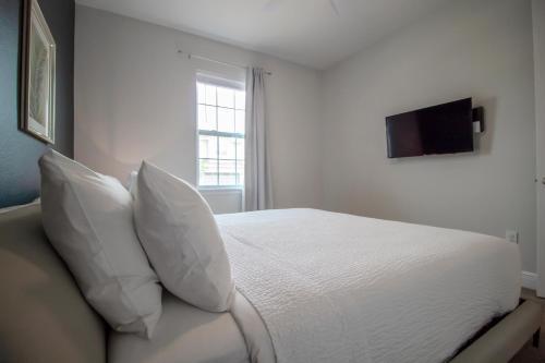 Encore Resort 8 Bedroom Vacation Home With Pool (2104)