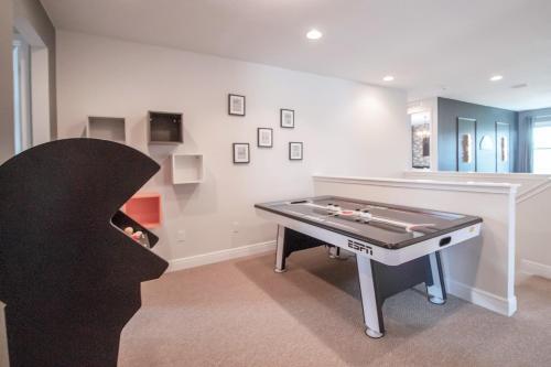 Encore Resort 8 Bedroom Vacation Home With Pool (2104)