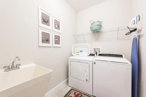 Radiant Home With Private Pool Near Disney - 7676f