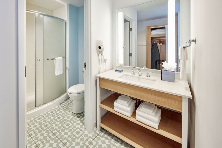 Hotel Universal's Endless Summer Resort - Dockside Inn And Suites
