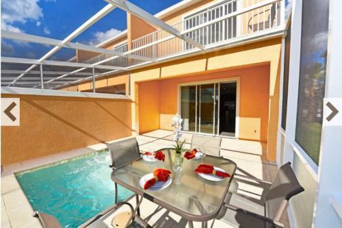 Modern 3 Bedroom 3 Bath Town Home Near Disney