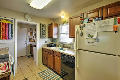 Spacious Home With Yard, 0 5 Mi To Ormond Beach
