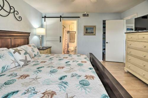 Apartamento Coastal Condo With Patio Swim, Golf And Explore!