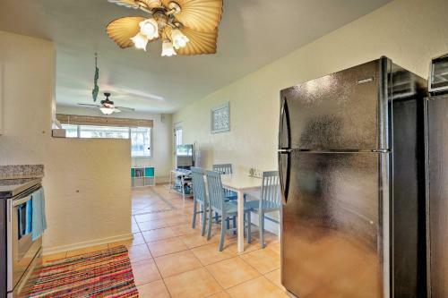 Ormond Beach Bungalow With Patio And Sun Room!