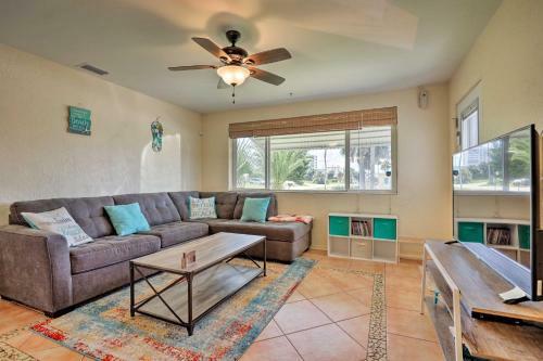 Ormond Beach Bungalow With Patio And Sun Room!