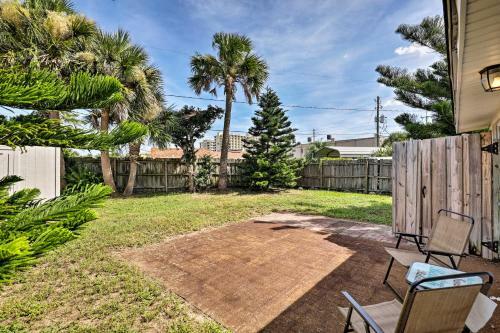 Ormond Beach Bungalow With Patio And Sun Room!